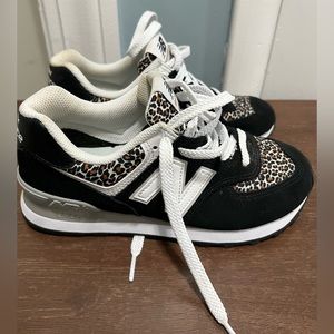 New Balance 574 Women’s Running Shoes Black Animal Leopard Print Size 6